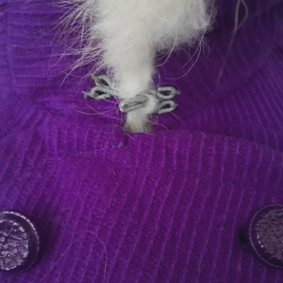 VTG | Winter Topcoat with Fur Collar - Picture 8 of 16